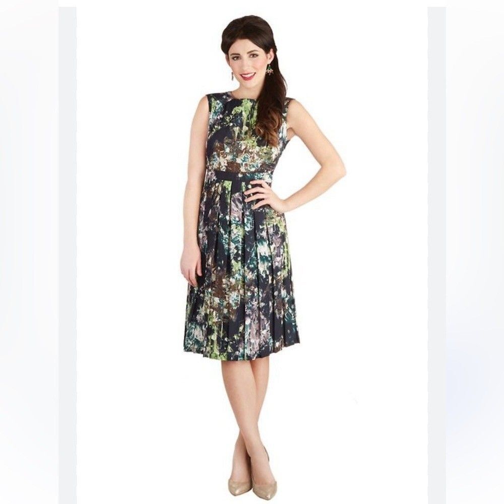 ModCloth Myrtlewood California Green Woodland Crystals Gem Fit & Flare Dress M